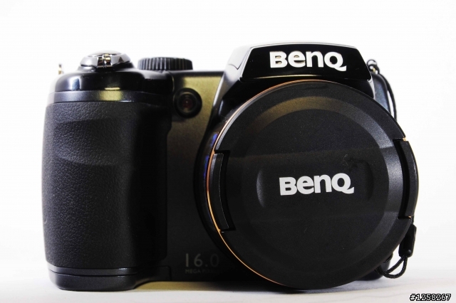 國產最高規格BenQ GH700 輕薄短小 引領時尚