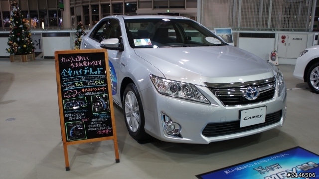 東京台場直擊TOYOTA Camry Hybrid & new Yaris GS (圖多)