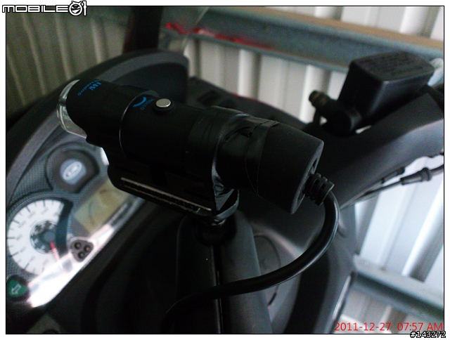 超迷你防水記錄器.獵豹 M1 入手小測(2011/12/28 更新..車充線裁短&夜魔罩再利用)