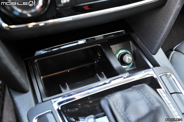 波希米亞風格旗艦 Skoda Superb 2.0TDI / Combi V6 FSI