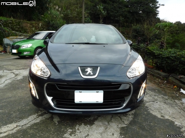 new peugeot 308 ehdi 首發開箱+同場小開箱skoda Fabia 1.2tsi 拉力綠