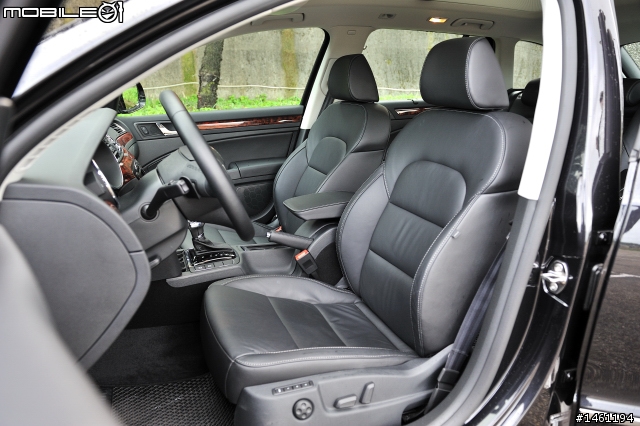 波希米亞風格旗艦 Skoda Superb 2.0TDI / Combi V6 FSI