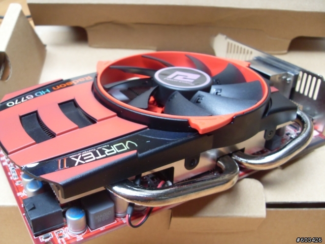 【開箱】憾訊 HD6770+彩晶25吋三螢幕Eyefinity實戰!!!
