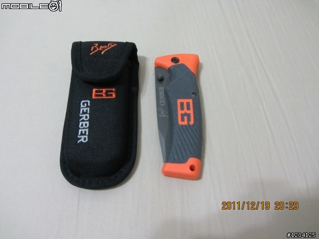 Bear Grylls 的求生刀具
