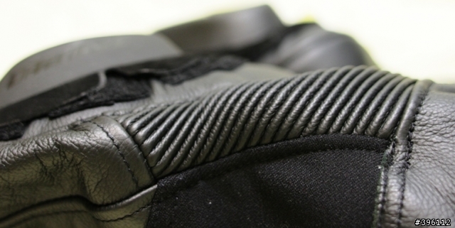 低調的質感!! Dainese new DELMAR 皮衣與 DELTA PRO皮褲合體!!