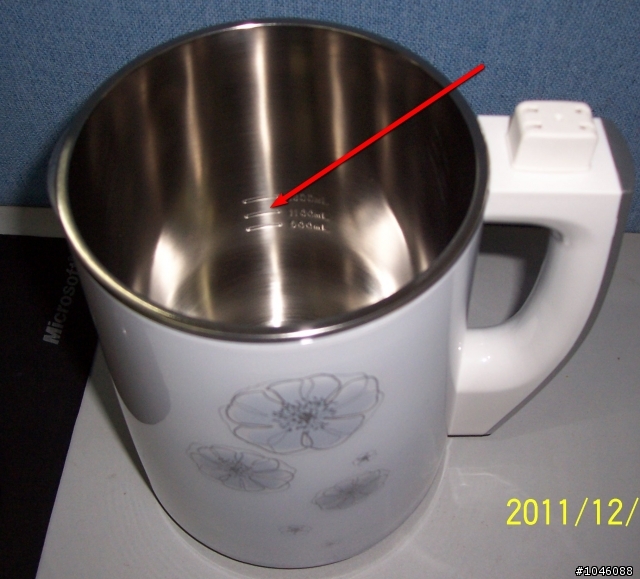 九陽豆漿機DJ13B-D18D 機頭螺絲縫進水導致內部IC電路板受潮