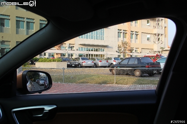 S60行車記錄器加裝車側鏡頭~螢幕可配合方向燈自動切換
