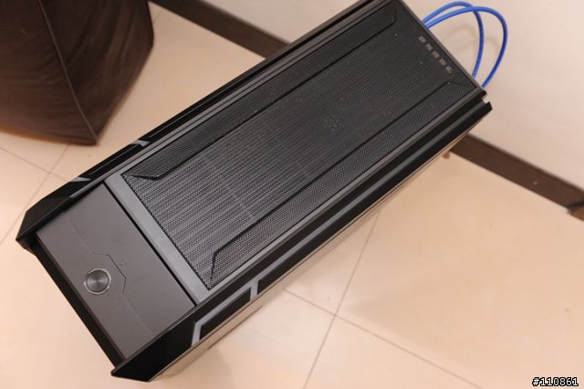 低調實用免腰力的Sharkoon Tauron 御天者
