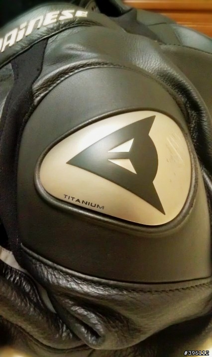 低調的質感!! Dainese new DELMAR 皮衣與 DELTA PRO皮褲合體!!