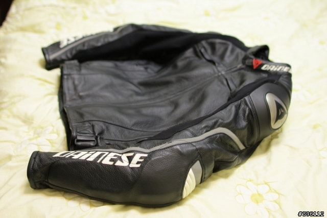 低調的質感!! Dainese new DELMAR 皮衣與 DELTA PRO皮褲合體!!
