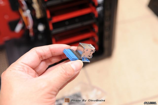 低調實用免腰力的Sharkoon Tauron 御天者