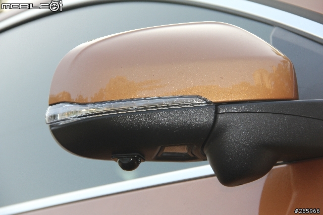 S60行車記錄器加裝車側鏡頭~螢幕可配合方向燈自動切換