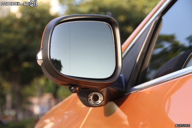 S60行車記錄器加裝車側鏡頭~螢幕可配合方向燈自動切換