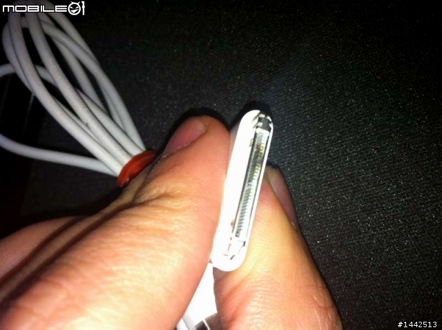 新買的 4S 起火冒煙了!!!! 貼紙白色但是被判定受潮該怎麼辦呢?