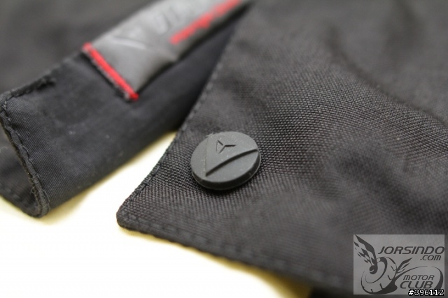(分享)單你老師之升級Dainese click D-dry 防水透氣冬季防摔衣