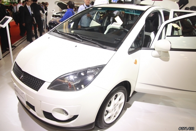 遲來的台北車展看車(妹)心得-Mitsubishi篇