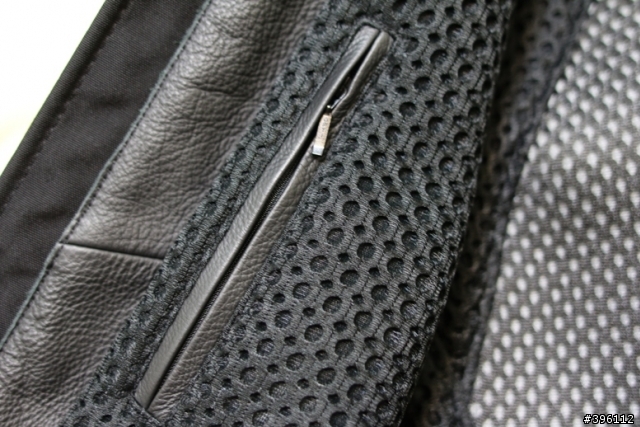 低調的質感!! Dainese new DELMAR 皮衣與 DELTA PRO皮褲合體!!