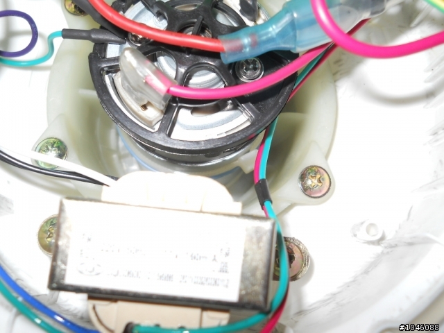 九陽豆漿機DJ13B-D18D 機頭螺絲縫進水導致內部IC電路板受潮