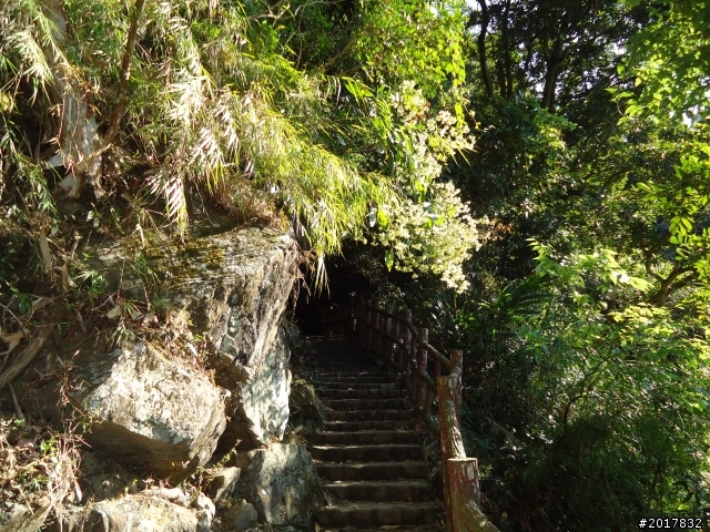 2012/01/27嘉義竹崎獨立山-大巃頂-安靖古道