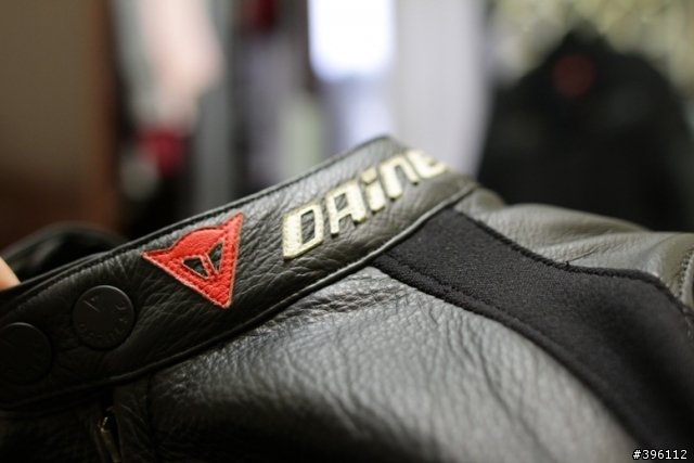 低調的質感!! Dainese new DELMAR 皮衣與 DELTA PRO皮褲合體!!