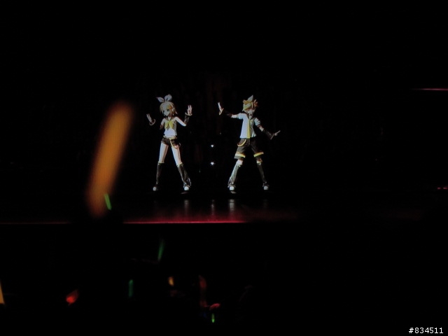 【開箱分享】超越國界與種族的歌姬__{初音ミク}「MIKUNOPOLIS in LOS ANGELES」美國洛杉磯LIVE-BD映像盤