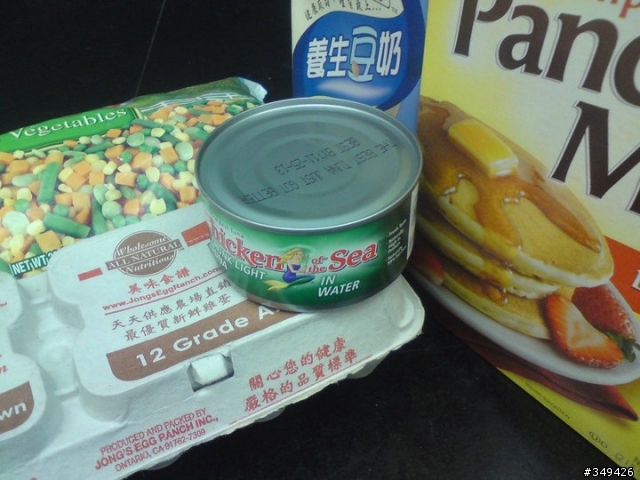 廚 Cooking: 【鮪魚綜合青菜鬆餅】