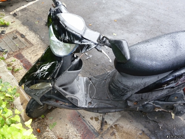 小弟的愛車RS停停車格被撞了,想知道該如何處理,希望有經驗的大大能夠給小弟指點迷津