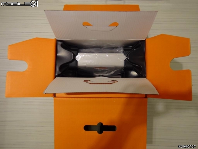 穿著黑甲的白武士 Neato XV-12 掃地機器人開箱