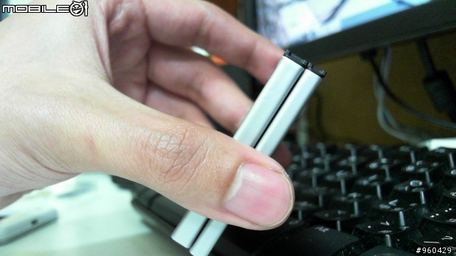 Galaxy S2 白色款電池背蓋 2000mAh 入手~ ! !
