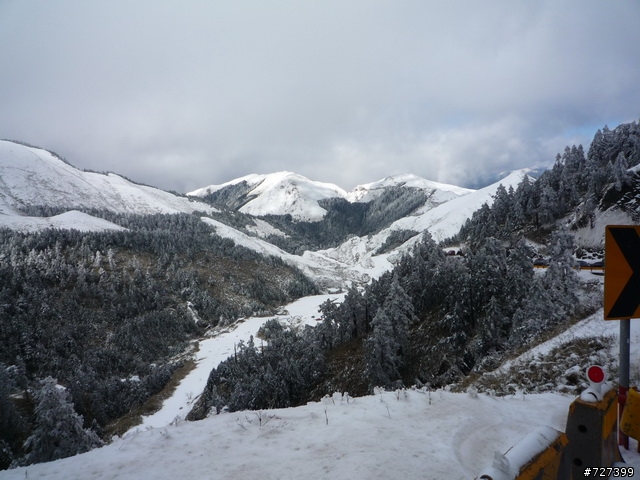 Hello合歡山!!雪季來看您~~(勁戰掛雪鏈攻頂成功!!附影片)