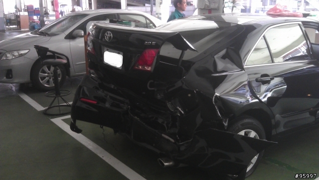 Camry變掀背車又一彈 (被肇逃)