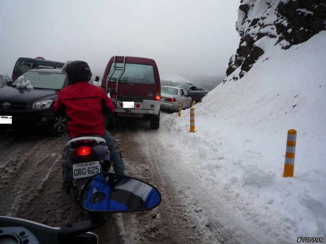 Hello合歡山!!雪季來看您~~(勁戰掛雪鏈攻頂成功!!附影片)
