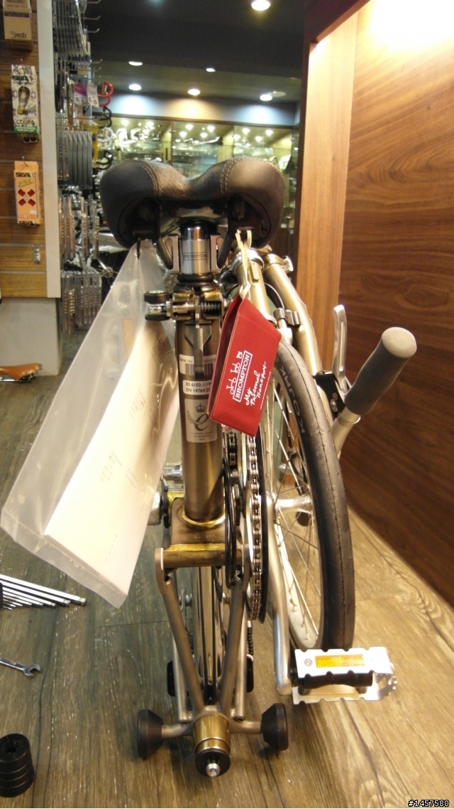 比例完美 優雅的車身線條 2012 Brompton & 2012 Brompton 清漆 Ti 版 眾多車友開箱改裝來分享