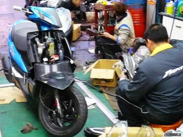 (2/10新增燈眉施工)2012 New Fighter ZR 精品+新車開箱
