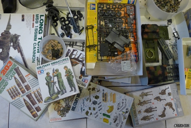 今天含淚整理二十年前的陸軍模型及用品,準備丟了!