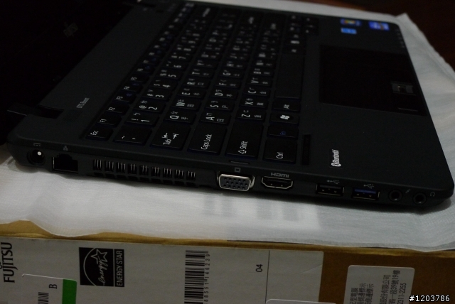 【開箱】Fujitsu SH771簡單開箱