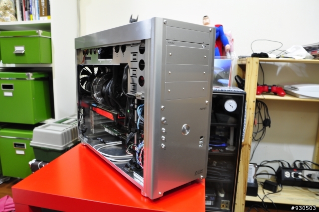 我的Intel SB-E 2011住進了星野機殼裡面了~ヽ(゚∀゚)ノ