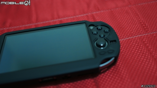 PS VITA wifi版入手-主機開箱+配件分享