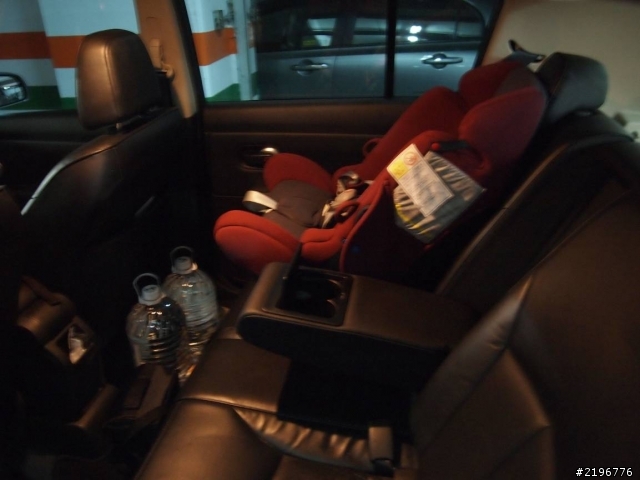 這樣算不算老車開箱??小Tiida當完禮車的午後寫真