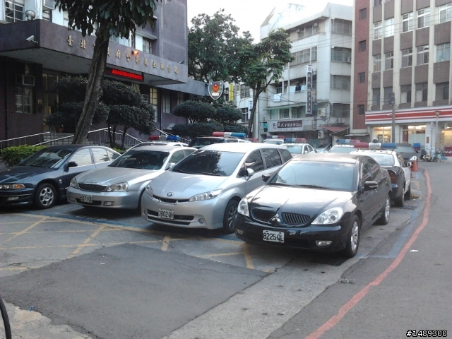 警局前違停,特權+包庇+怠忽職守
