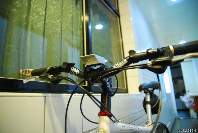 再一個BAOCH B3車燈開箱~