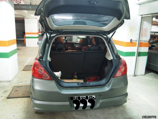 這樣算不算老車開箱??小Tiida當完禮車的午後寫真