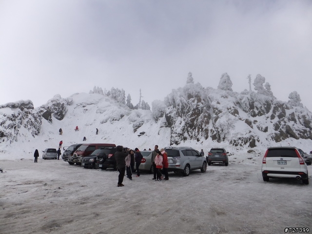 Hello合歡山!!雪季來看您~~(勁戰掛雪鏈攻頂成功!!附影片)