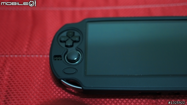 PS VITA wifi版入手-主機開箱+配件分享