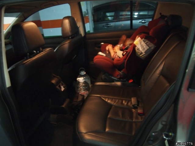 這樣算不算老車開箱??小Tiida當完禮車的午後寫真