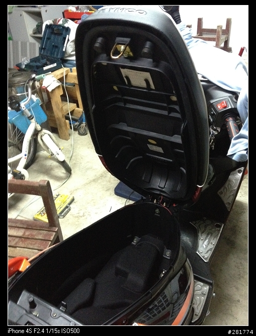 心血來潮之racing土炮車箱廂燈(應該說是座墊燈)