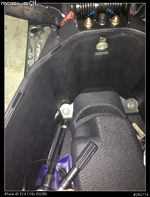 心血來潮之racing土炮車箱廂燈(應該說是座墊燈)