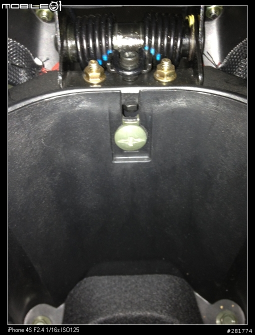 心血來潮之racing土炮車箱廂燈(應該說是座墊燈)
