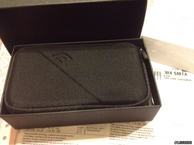 不專業的開箱文之 Iphone的新衣 Element Case Vapor Comp Whiteout~~~