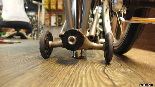 比例完美 優雅的車身線條 2012 Brompton & 2012 Brompton 清漆 Ti 版 眾多車友開箱改裝來分享